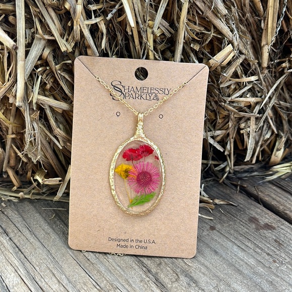 Handmade Real Pressed Dried Flower Botanical Resin
Necklace - Picture 2 of 14
